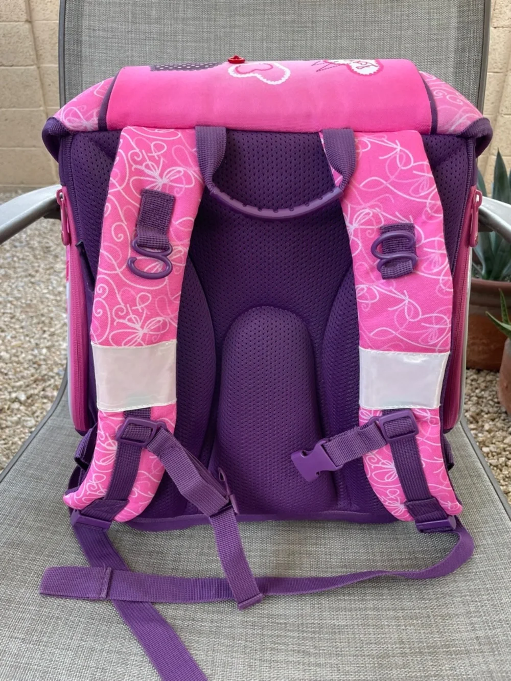 MagTaller (Finland) backpack, Hardshell, elementary school bag, girls K-3 grade